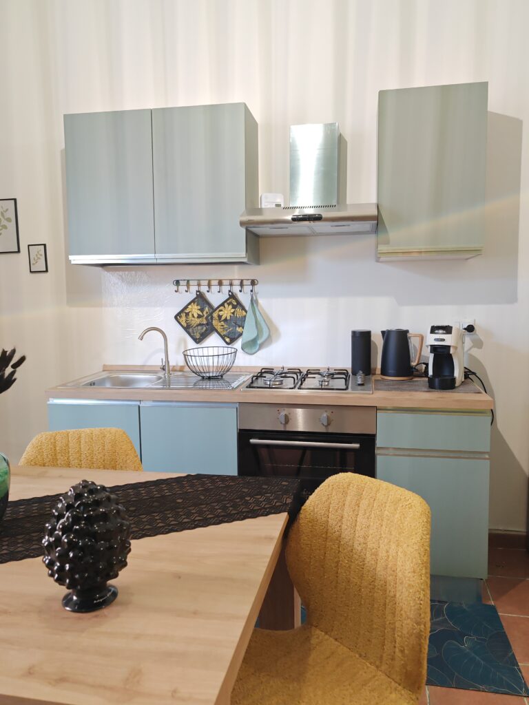 Fully Equipped Modern Kitchen 4 img 20251119 144507