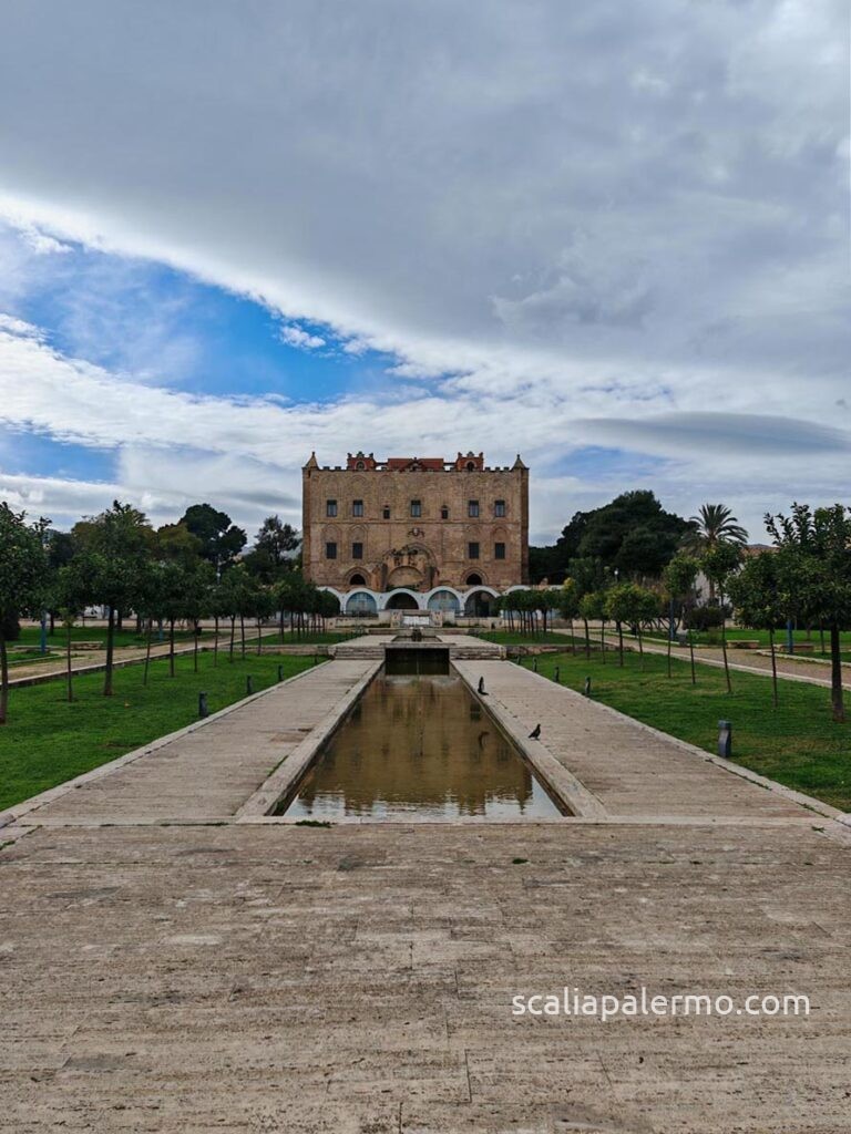 Discovering Borgo Zisa: The Green & Historical Heart of Palermo (Just Steps from Your Suite) 3 View of the park in Borgo Zisa Palermo near the Guest House